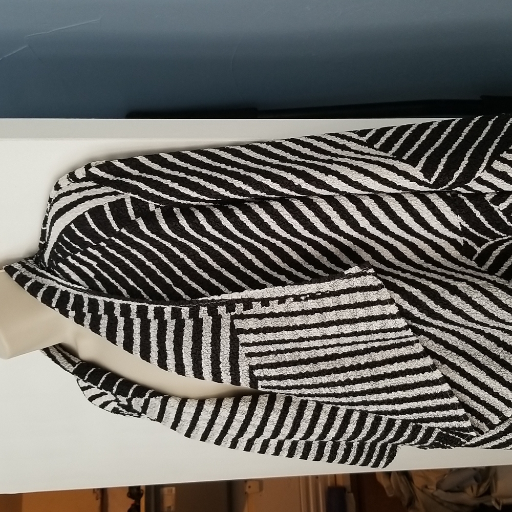 Chico's Travelers Black & White Jacket Size L/12 (Chico's 2) - Picture 3 of 9